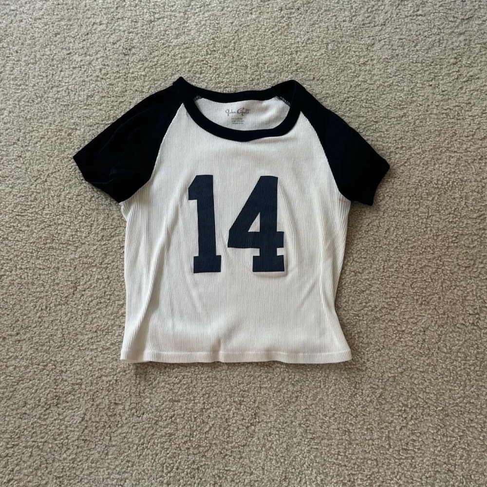 brandy melville 14 cropped shirt